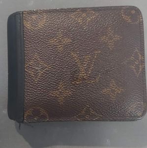 Louis Vuitton mens wallet